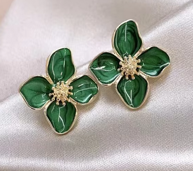 Boucle d'oreille à fleur.